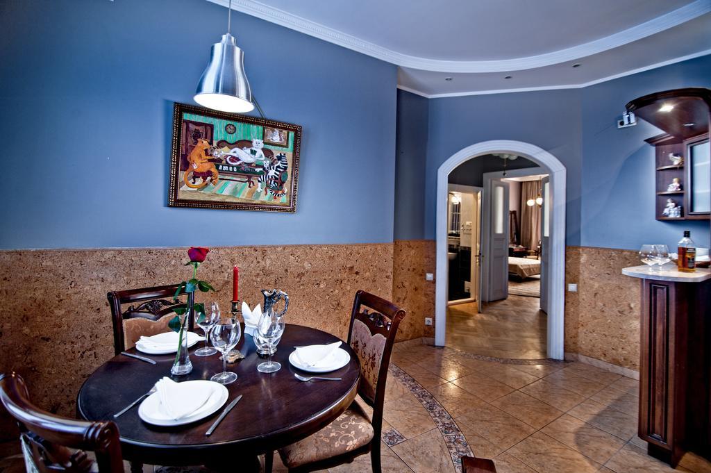 British Club Lviv Ξενοδοχείο Δωμάτιο φωτογραφία
